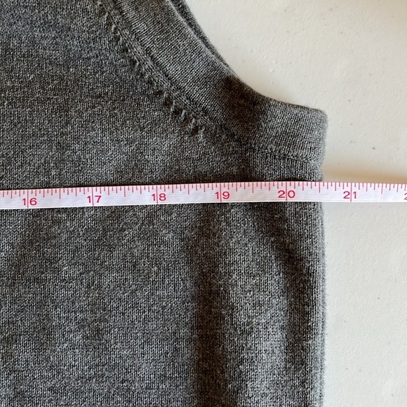 Lands End Mens 100% Supima Cotton V Neck Pullover Sweater Vest Gray Size Medium - Picture 7 of 8